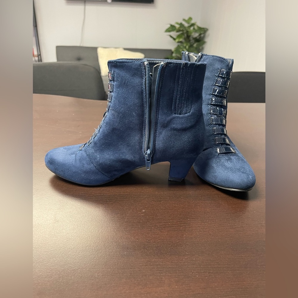 Women’s size 6 Navy Blue “boot like” shoe with small heel